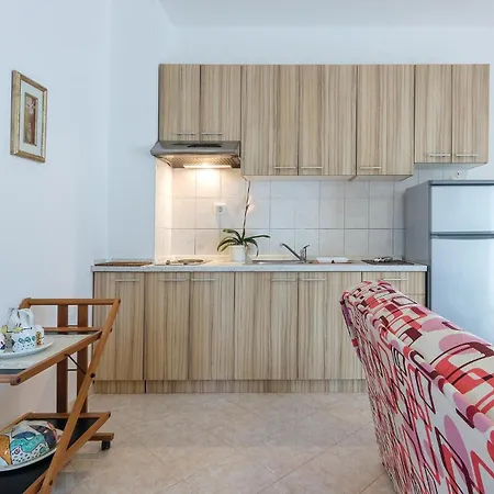 2 Bedroom Amazing In Διαμέρισμα Πούλα