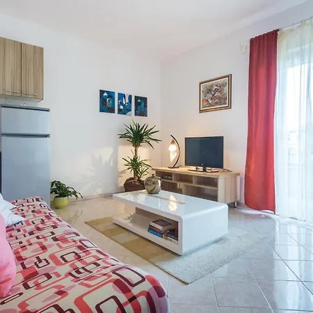 2 Bedroom In *