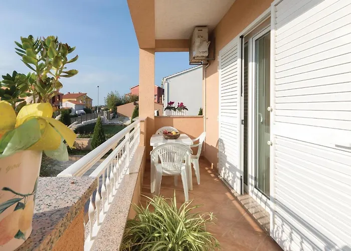 2 Bedroom Amazing In Apartamento