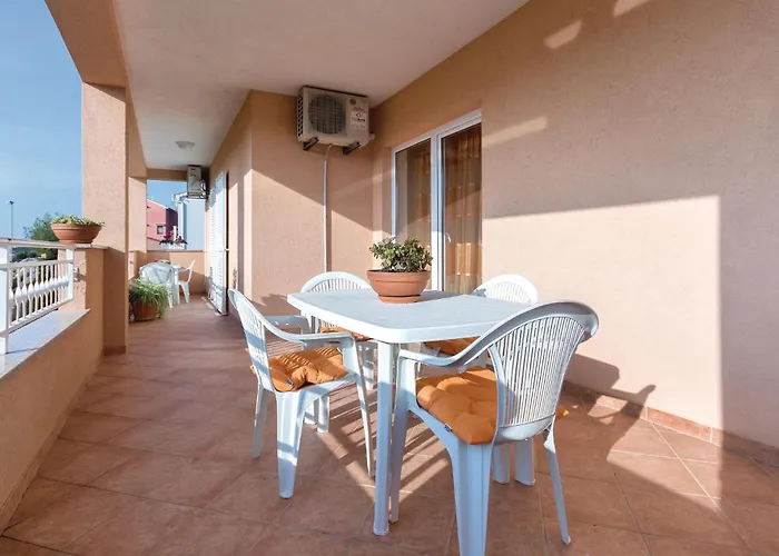 Apartamento 2 Bedroom Amazing In *