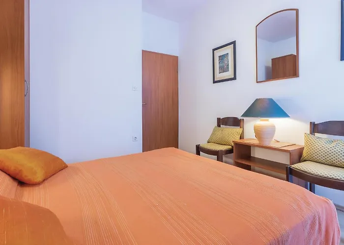 2 Bedroom Amazing In Apartamento