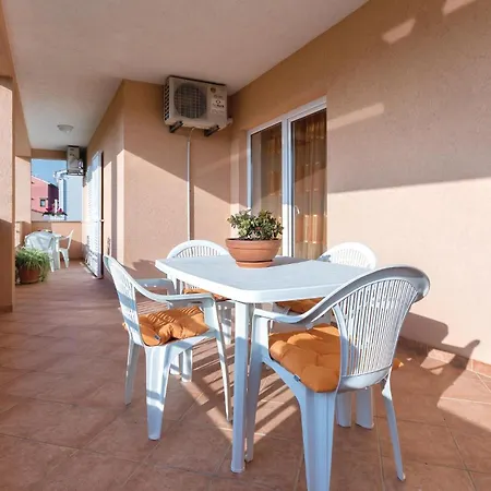 Appartamento 2 Bedroom Amazing In *