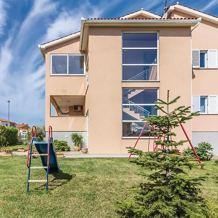 2 Bedroom Amazing In Appartamento *