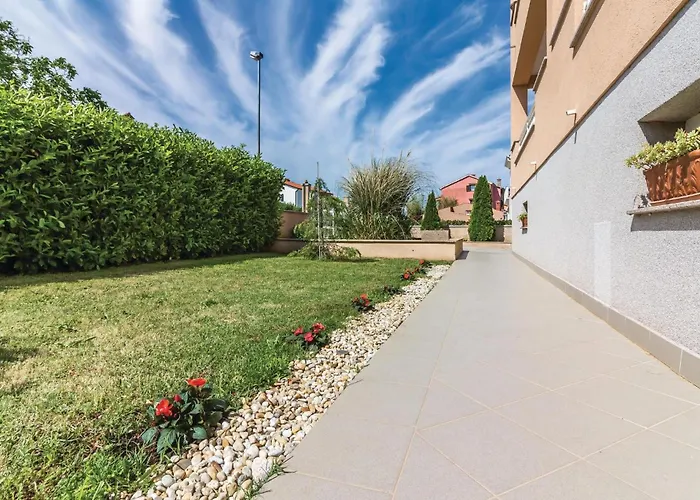 2 Bedroom Amazing In Appartamento